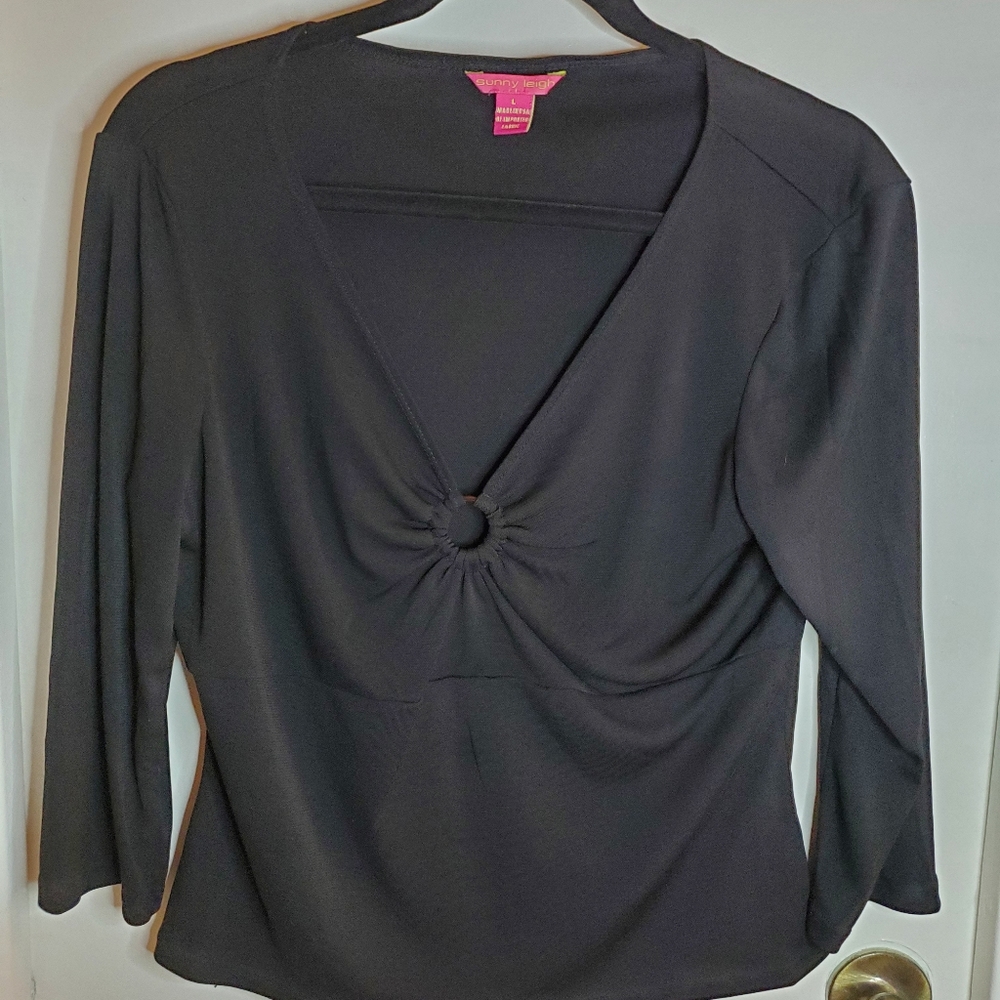 Sunny Leigh Black 3/4 Sleeve Top V-neck